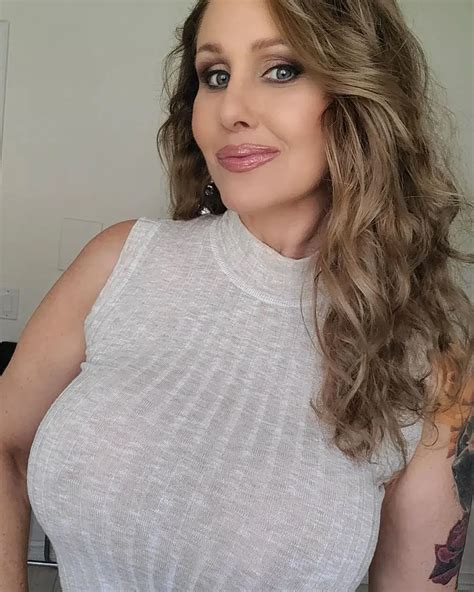 videos de julia ann|Vidéos pornos Julia Ann 2024 : Scènes de sexe de star du porno